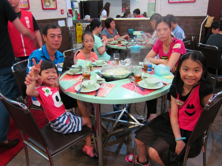 「築福香港」─小肥牛為基層家庭提供免費火鍋美食